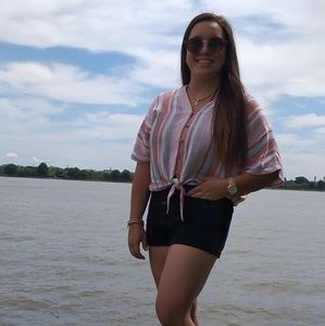 Meet your Posher, Valeria